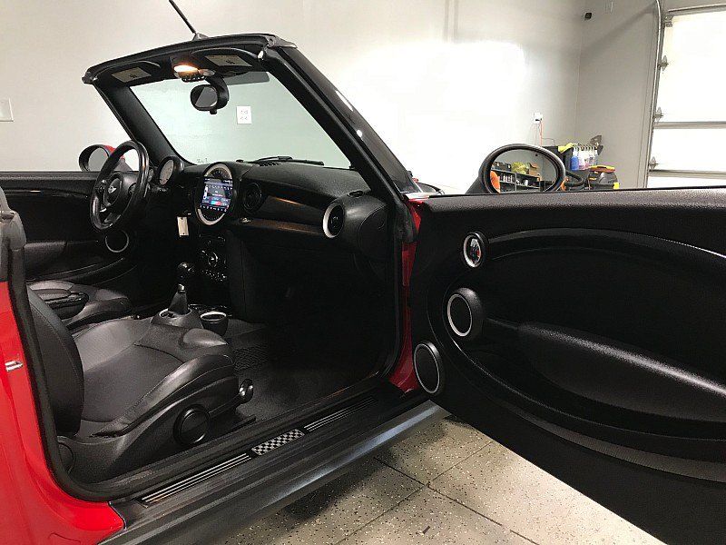 Used 2013 MINI Cooper S w/ Technology Pkg 2 FWD image 20