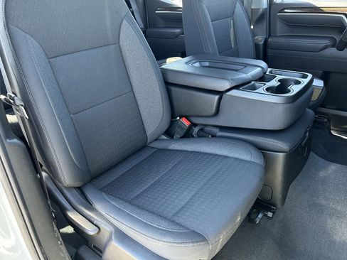 Used 2025 GMC Sierra 1500 Elevation image 27