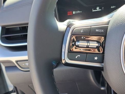 New 2026 Kia Carnival SX w/ SX Dark Edition Package FWD image 10