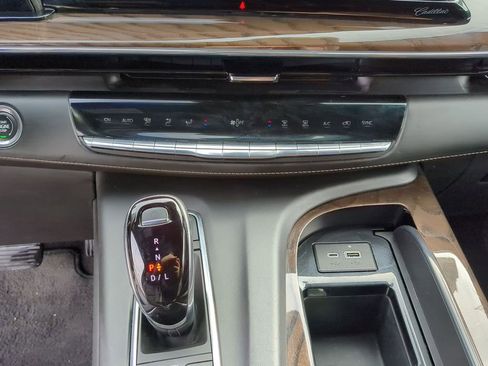Used 2023 Cadillac Escalade Premium Luxury Platinum image 24