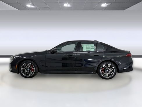 New 2027 BMW 530i RWD image 2