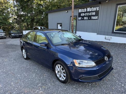 Used 2012 Volkswagen Jetta SE FWD image 1