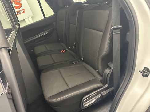 Used 2019 Ford Expedition XLT image 15