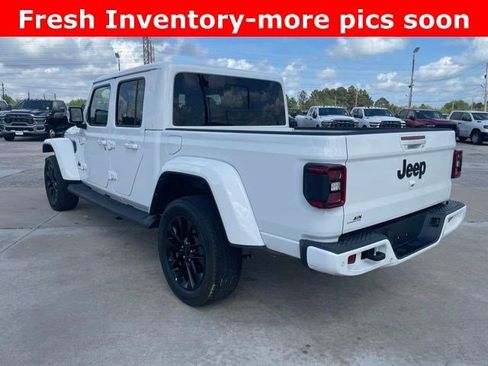 Used 2023 Jeep Gladiator Overland image 5