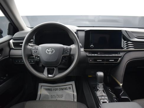 Used 2025 Toyota Camry LE FWD image 14