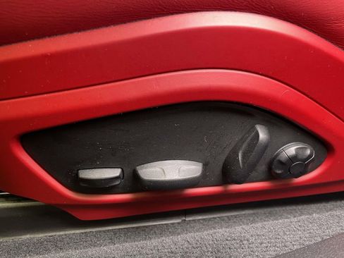 Used 2022 Porsche Panamera 4 Platinum Edition image 17