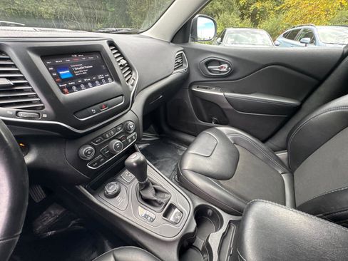 Used 2020 Jeep Cherokee Latitude Plus w/ Cold Weather Group image 26