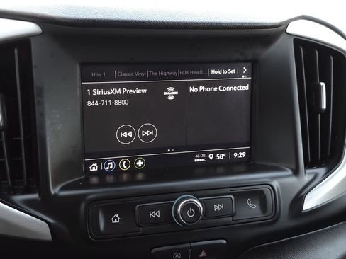 Used 2024 GMC Terrain SLE image 17