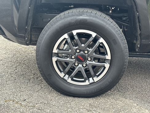 Used 2025 Toyota Tacoma TRD Sport w/ TRD Sport Premium Package RWD image 17