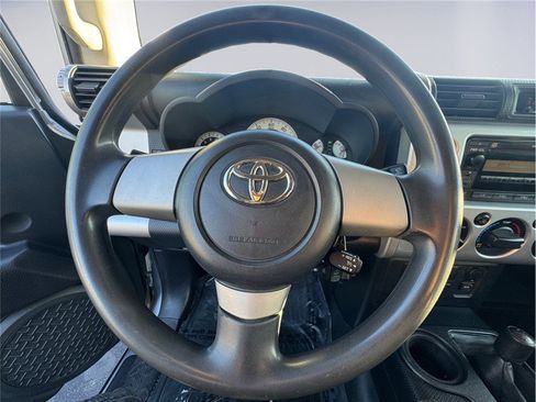 Used 2007 Toyota FJ Cruiser 4WD image 13