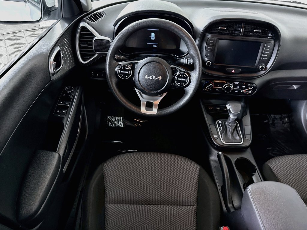 Used 2024 Kia Soul LX w/ LX Technology Package FWD image 4