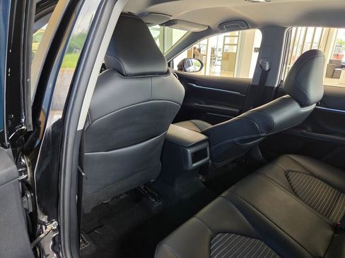 Used 2024 Toyota Camry SE FWD image 16