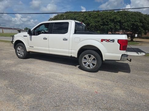 Used 2018 Ford F150 Lariat w/ Equipment Group 502A Luxury AWD/4WD image 11