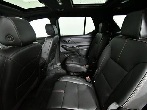 Used 2023 Chevrolet Traverse RS image 26