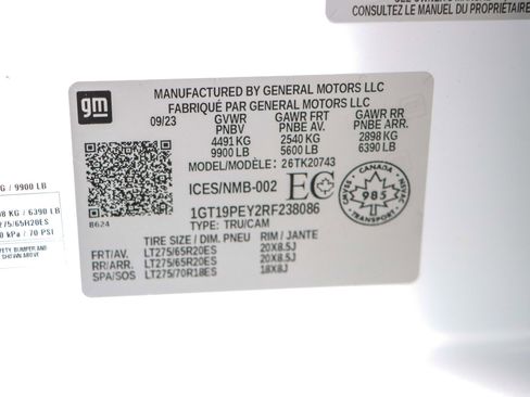 Used 2024 GMC Sierra 2500 AT4 w/ AT4 Premium Plus Package image 37