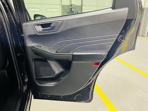 Used 2025 Ford Escape Active image 34