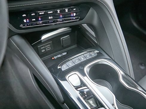 Used 2023 Buick Envision Avenir image 19