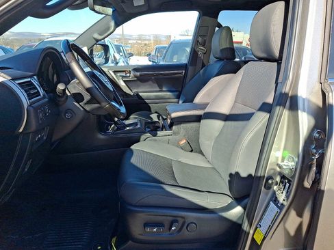 Used 2023 Lexus GX 460 Premium image 11