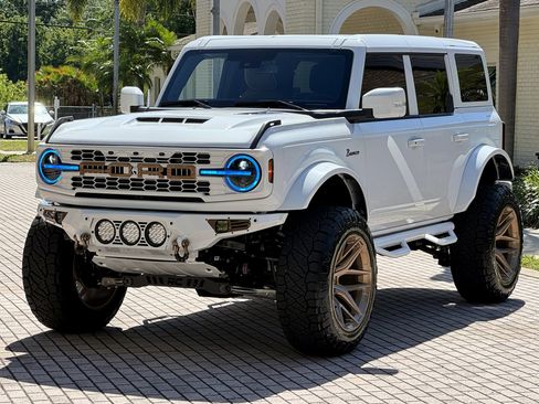 Used 2025 Ford Bronco Outer Banks AWD/4WD image 3