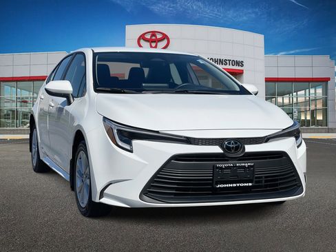 Used 2026 Toyota Corolla LE w/ LE Premium Package AWD/4WD image 1
