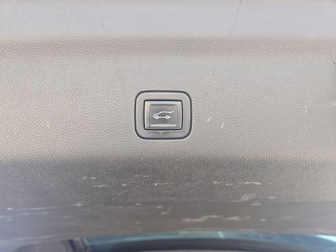 Used 2023 GMC Yukon Denali AWD/4WD image 17