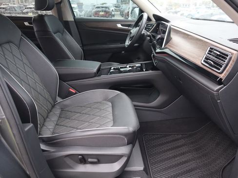 Used 2024 Volkswagen Atlas SEL Premium R-Line image 53