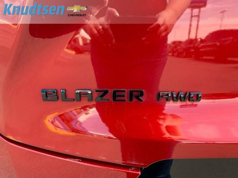 Used 2022 Chevrolet Blazer RS w/ Enhanced Convenience Package AWD/4WD image 10