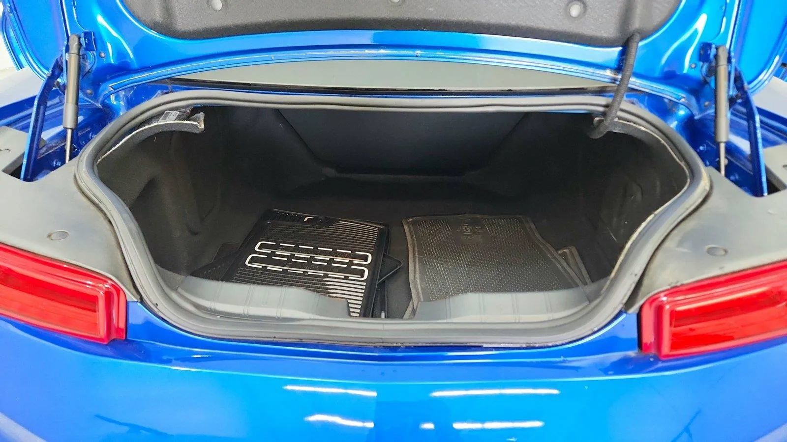 Used 2017 Chevrolet Camaro LT w/ Technology Package RWD image 35