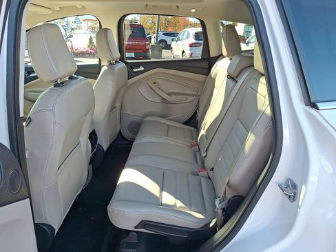 Used 2018 Ford Escape Titanium image 10