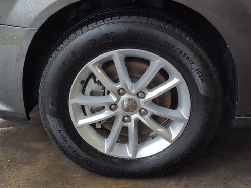Used 2020 Dodge Grand Caravan SXT FWD image 24