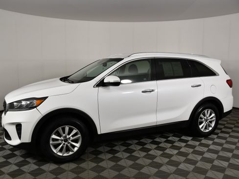 Used 2019 Kia Sorento FWD w/ LX Convenience Package image 9