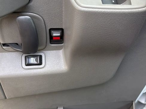 Used 2017 Chevrolet Express 2500 LS image 20