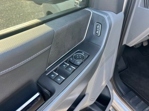 Used 2024 Ford F150 XLT w/ Mobile Office Package image 10