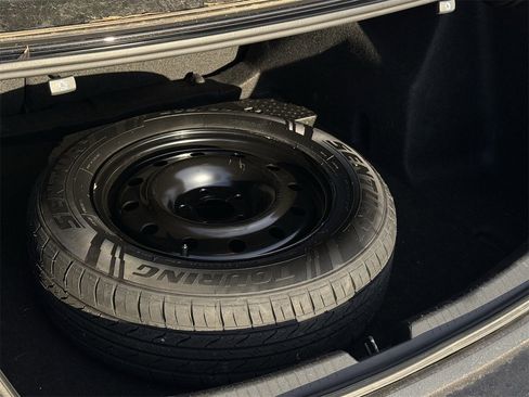 Used 2021 Chevrolet Malibu LS image 25