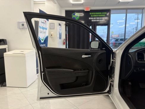Used 2020 Dodge Charger SXT w/ Blacktop Package AWD/4WD image 36