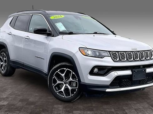 Used 2025 Jeep Compass Limited AWD/4WD image 11