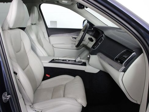 Certified 2023 Volvo XC90 T8 Ultimate w/ Protection Package Premier image 29