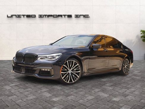 Used 2019 BMW 750i w/ M Sport Package RWD image 1
