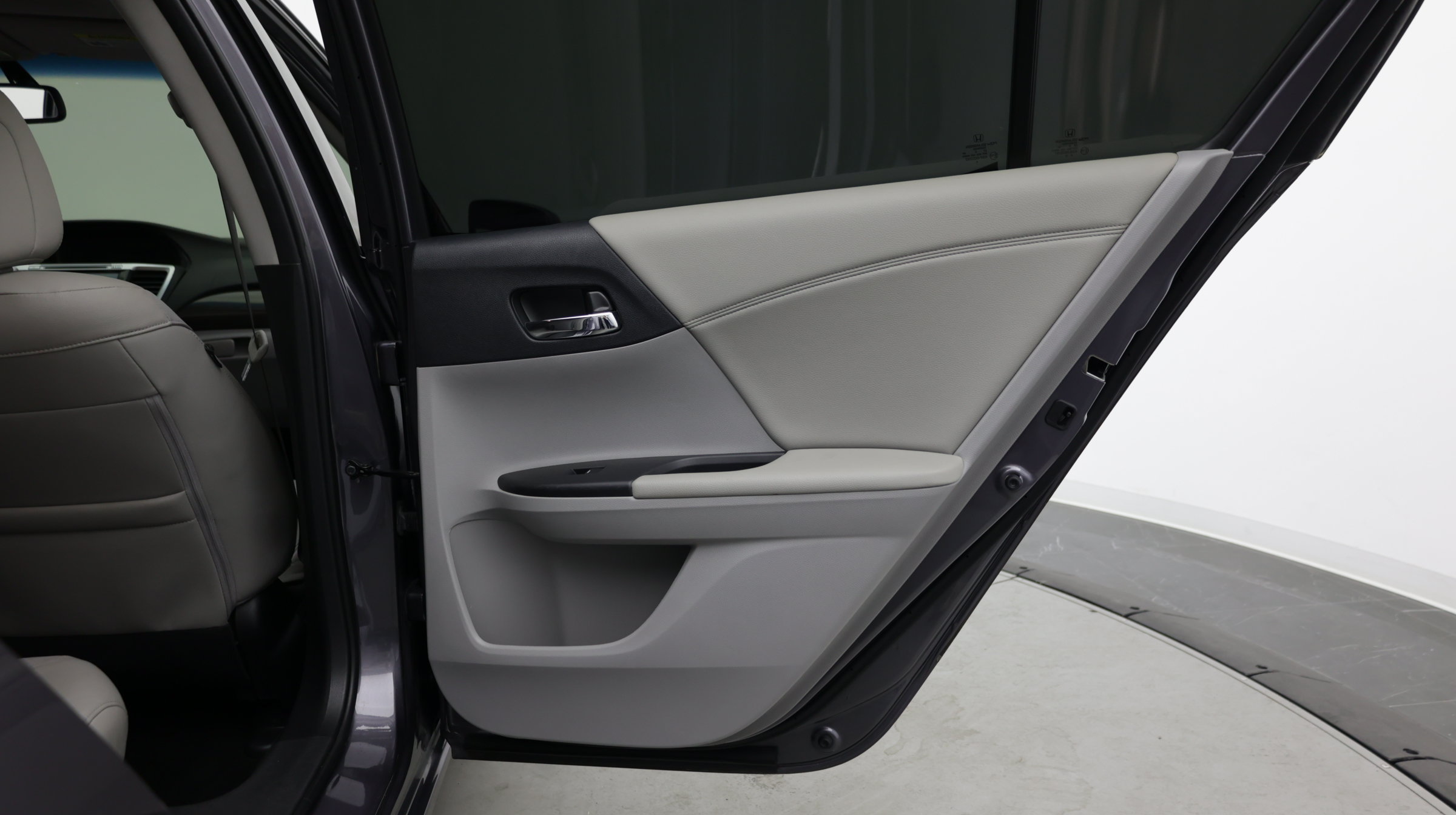 Used 2016 Honda Accord EX-L image 36