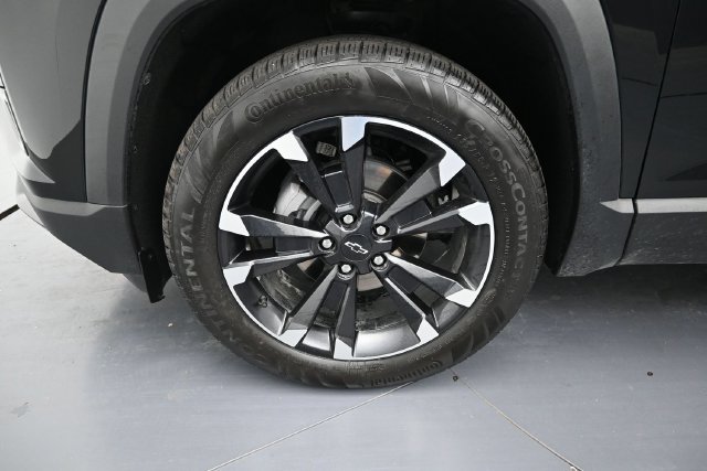 Used 2025 Chevrolet Equinox RS w/ Safety and Technology Package AWD/4WD image 9