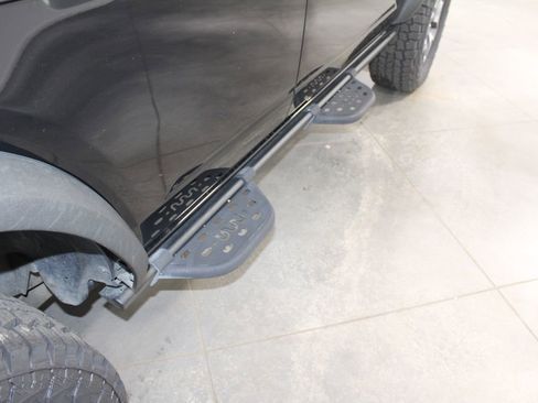 Used 2023 Ford Bronco Badlands image 12