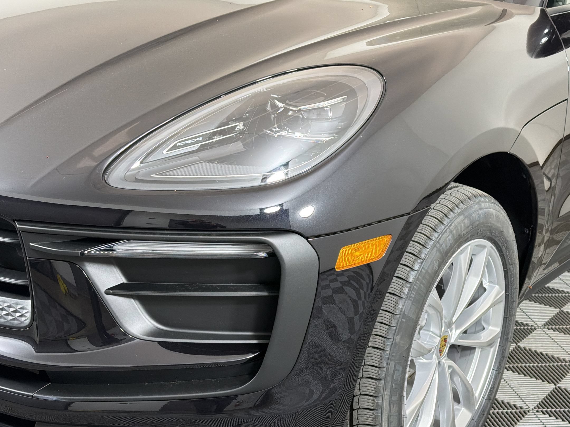 Used 2026 Porsche Macan AWD/4WD image 13