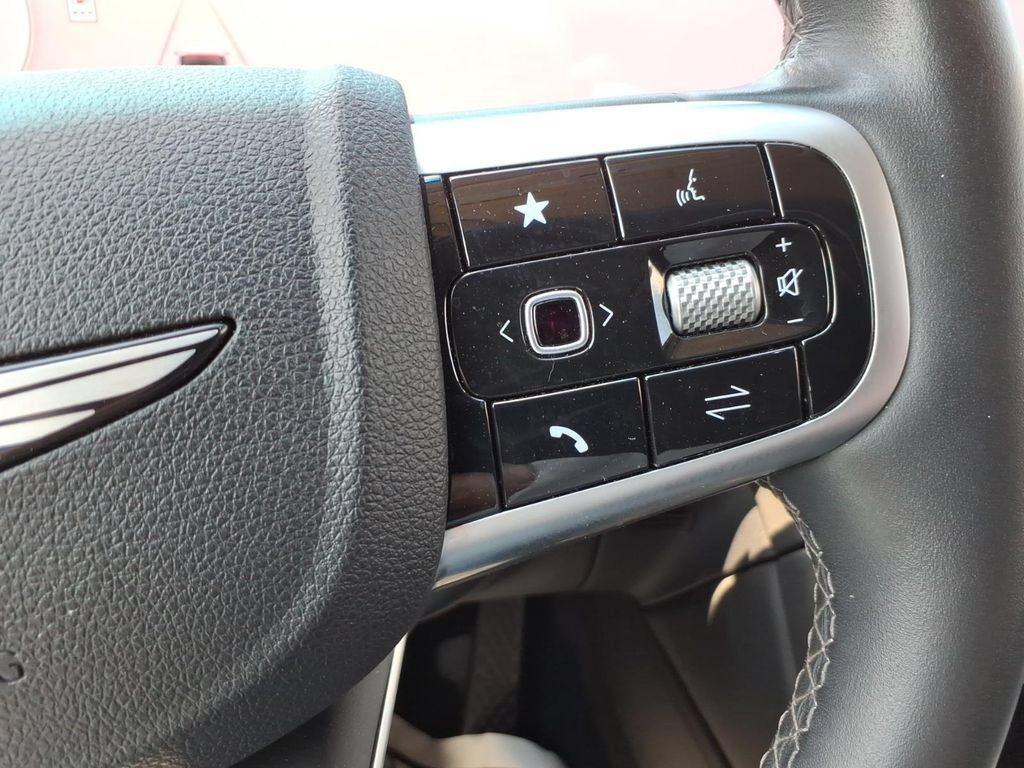 Used 2025 Genesis GV80 2.5T Standard AWD/4WD image 23