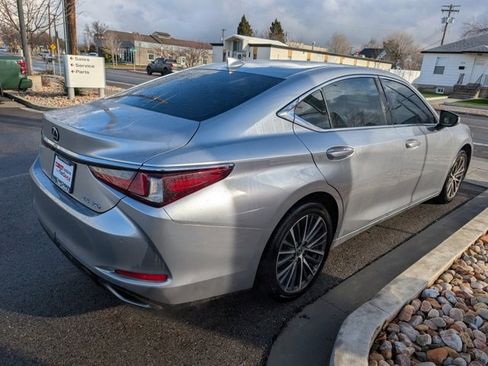 Used 2022 Lexus ES 350 w/ Premium Package image 4
