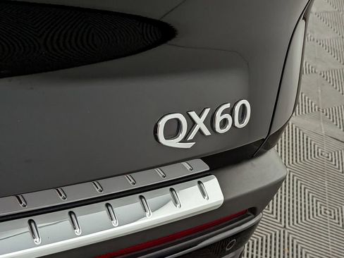 Used 2023 INFINITI QX60 Luxe w/ Performance Audio Package image 10