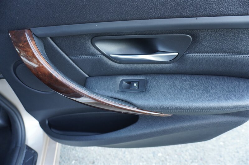 Used 2014 BMW 328i Sedan RWD image 33