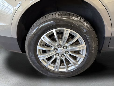 Used 2017 Cadillac XT5 Luxury w/ Driver Awareness Package FWD image 35