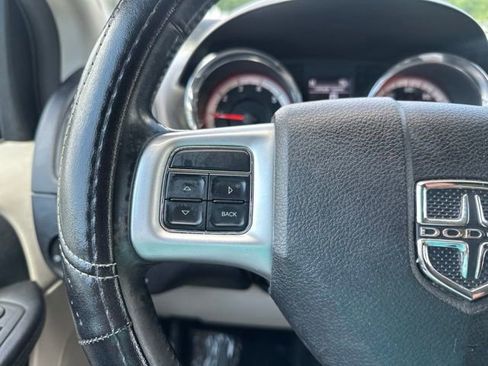 Used 2016 Dodge Grand Caravan SXT w/ Rear Park Assist Package FWD image 20