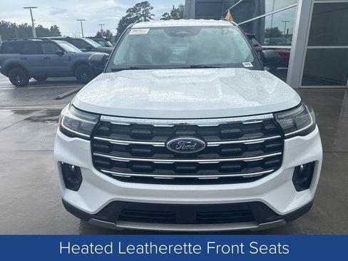 Used 2026 Ford Explorer Active w/ Active Comfort Package RWD image 2