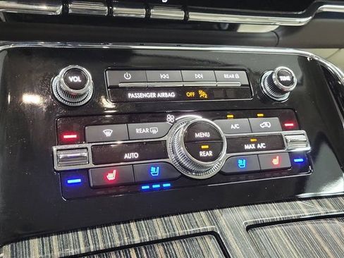 Used 2024 Lincoln Navigator L Black Label AWD/4WD image 29